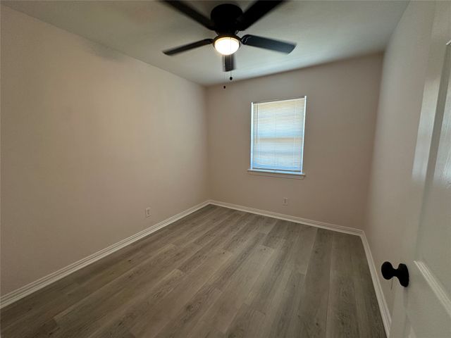 1000 Harris Drive, Euless, TX 76039