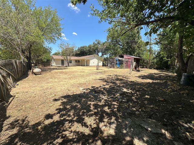 1000 Harris Drive, Euless, TX 76039