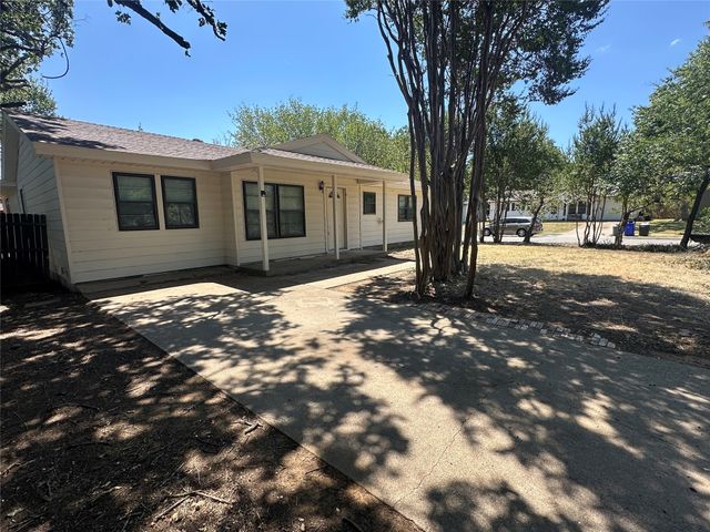 1000 Harris Drive, Euless, TX 76039