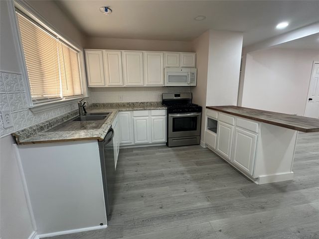 1000 Harris Drive, Euless, TX 76039