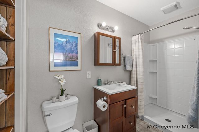 2700 AMES CT, Cheyenne, WY 82001