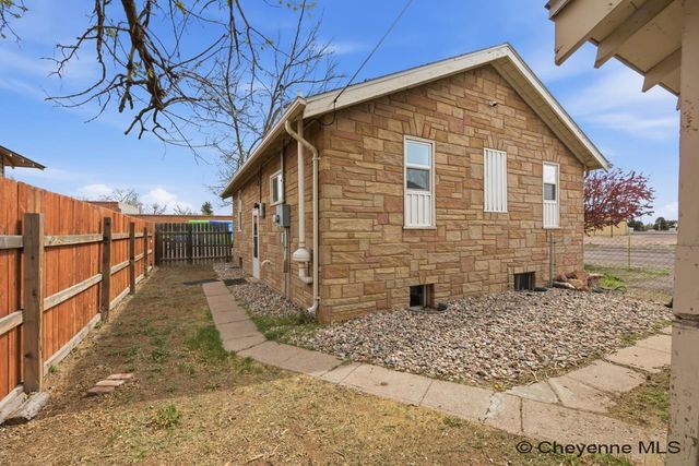 2700 AMES CT, Cheyenne, WY 82001