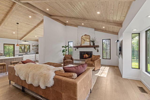 9060 County Road 26, Minnetrista, MN 55359
