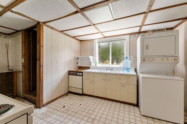 205 Loomis Hill Road, Waterbury, VT 05677