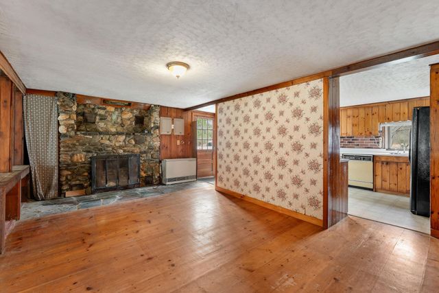 205 Loomis Hill Road, Waterbury, VT 05677