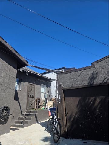 3202 Ganahl, Los Angeles, CA 90063