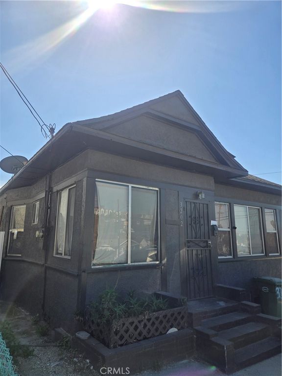 3202 Ganahl, Los Angeles, CA 90063