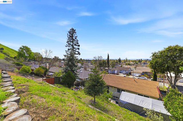 38380 Canyon Heights Dr, Fremont, CA 94536
