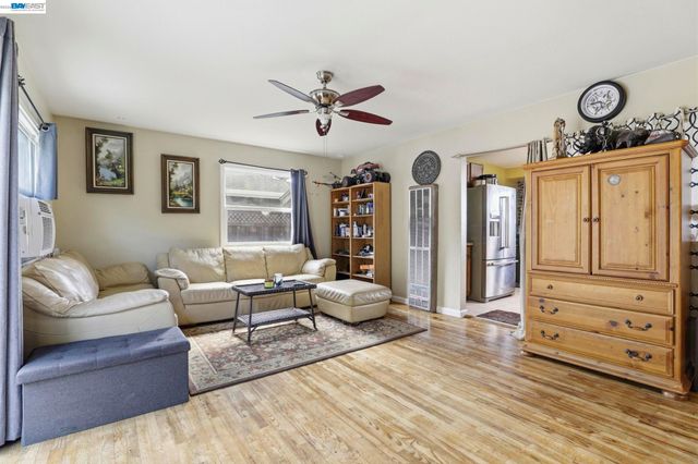 38380 Canyon Heights Dr, Fremont, CA 94536