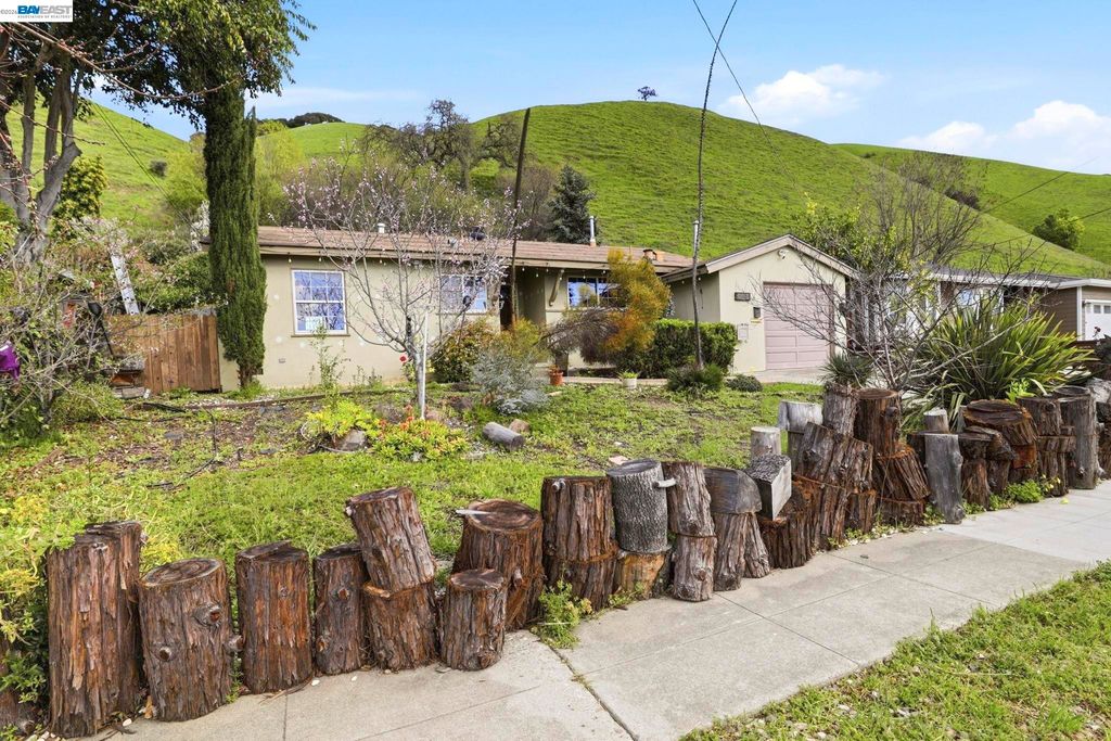 38380 Canyon Heights Dr, Fremont, CA 94536