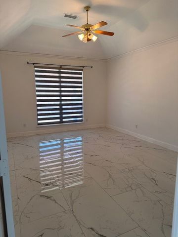 1060 Valley Vista Drive, Irving, TX 75063