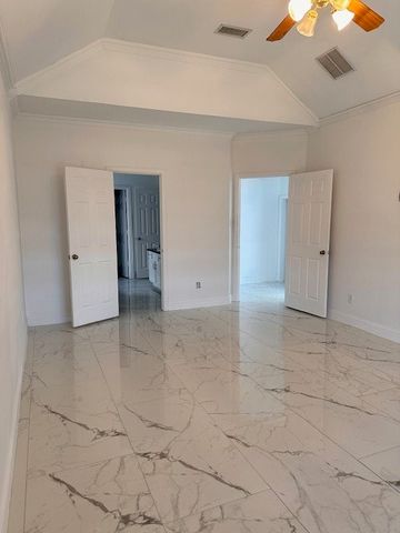 1060 Valley Vista Drive, Irving, TX 75063