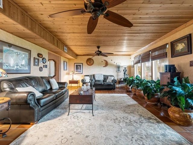 105 Shorecliff Dr, Portland, TX 78374