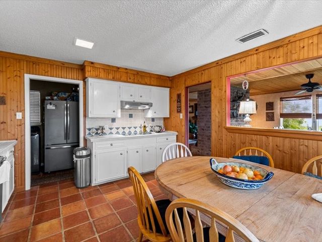 105 Shorecliff Dr, Portland, TX 78374