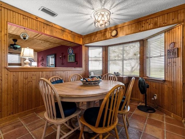 105 Shorecliff Dr, Portland, TX 78374