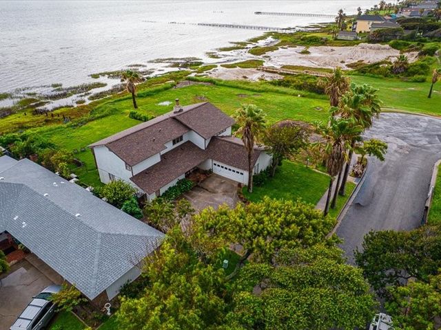 105 Shorecliff Dr, Portland, TX 78374