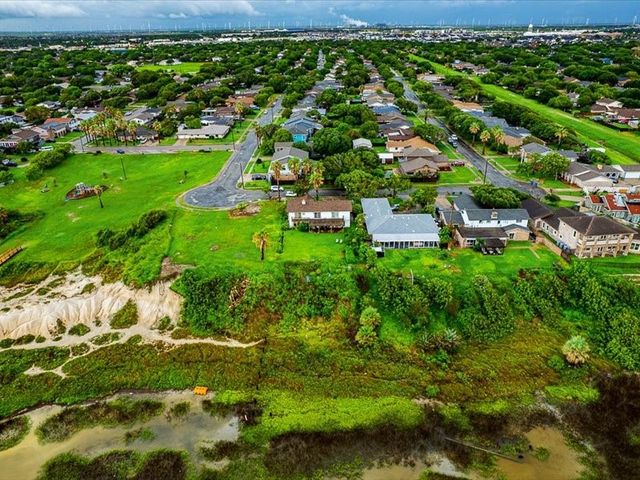 105 Shorecliff Dr, Portland, TX 78374