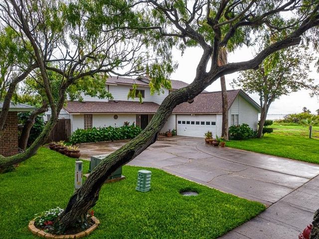 105 Shorecliff Dr, Portland, TX 78374