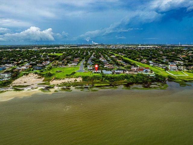 105 Shorecliff Dr, Portland, TX 78374