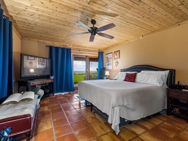 105 Shorecliff Dr, Portland, TX 78374
