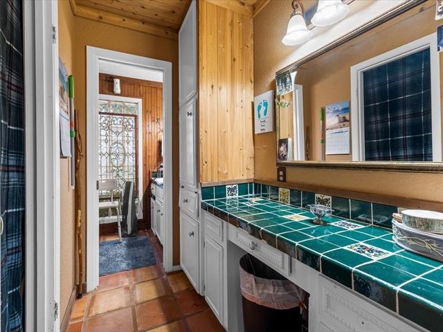 105 Shorecliff Dr, Portland, TX 78374