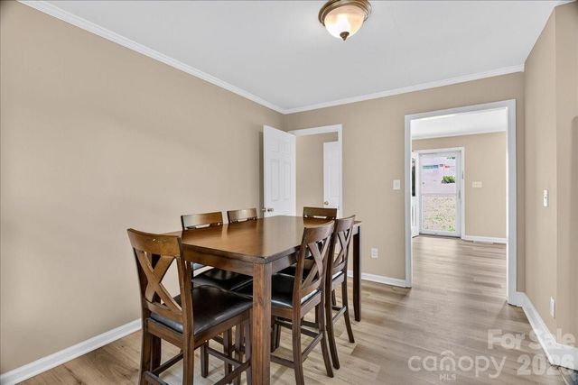 2221 Ludlow Drive, Charlotte, NC 28216