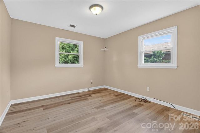 2221 Ludlow Drive, Charlotte, NC 28216