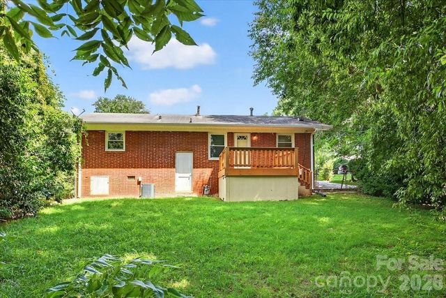 2221 Ludlow Drive, Charlotte, NC 28216