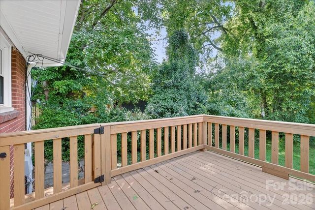 2221 Ludlow Drive, Charlotte, NC 28216