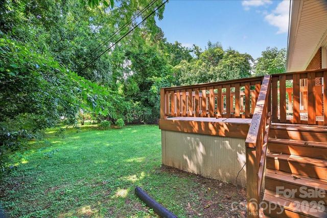 2221 Ludlow Drive, Charlotte, NC 28216