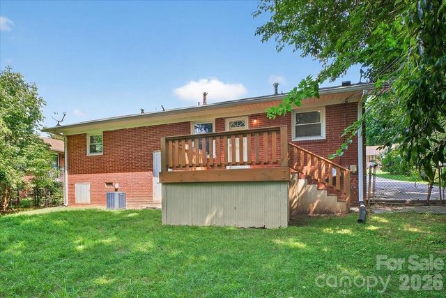 2221 Ludlow Drive, Charlotte, NC 28216