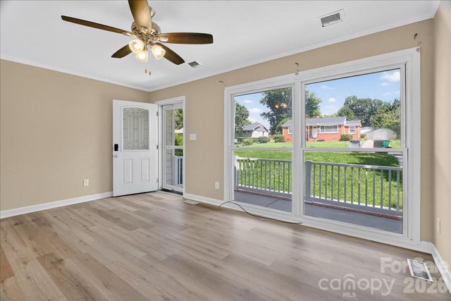 2221 Ludlow Drive, Charlotte, NC 28216