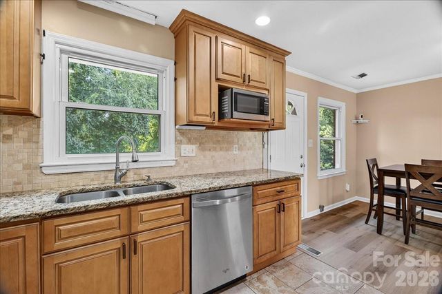 2221 Ludlow Drive, Charlotte, NC 28216