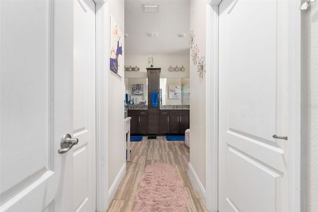 5615 SW 215TH TERRACE, Newberry, FL 32669