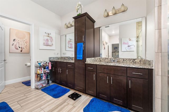 5615 SW 215TH TERRACE, Newberry, FL 32669