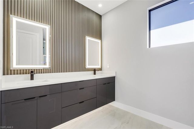 13 NW 5th TER, Cape Coral, FL 33993