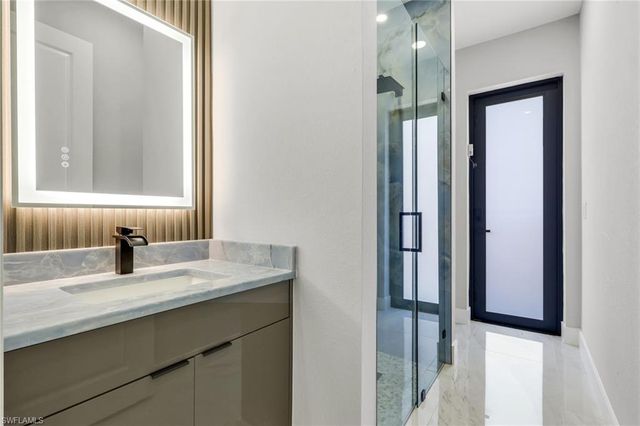 13 NW 5th TER, Cape Coral, FL 33993