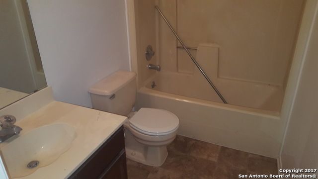 320 Station St Apt 101, Converse, TX 78109
