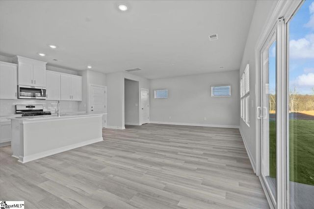 694 Cozy Bluff Road, Spartanburg, SC 29301