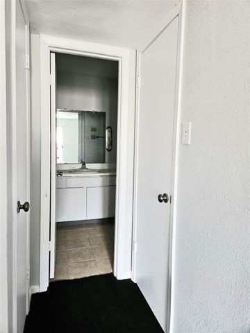 8421 Hearth Drive 21, Houston, TX 77054