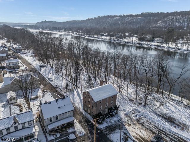 10 GREEN STREET, Milford Boro, NJ 08848