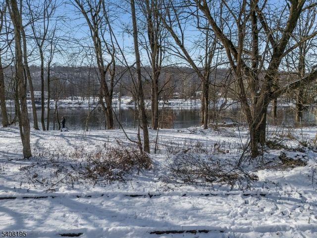 10 GREEN STREET, Milford Boro, NJ 08848