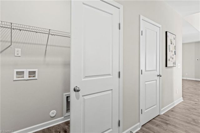 227 Hawks Nest Circle, Clemmons, NC 27012