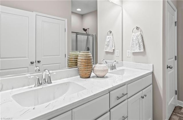 227 Hawks Nest Circle, Clemmons, NC 27012