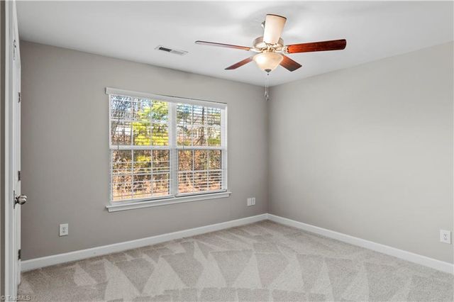 227 Hawks Nest Circle, Clemmons, NC 27012