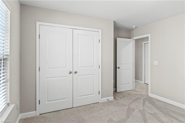 227 Hawks Nest Circle, Clemmons, NC 27012