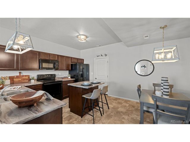 7423 Sand Lake Hts, Colorado Springs, CO 80908