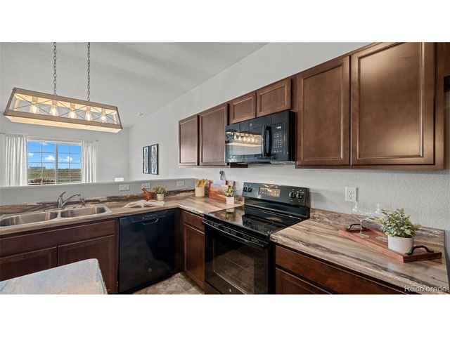 7423 Sand Lake Hts, Colorado Springs, CO 80908