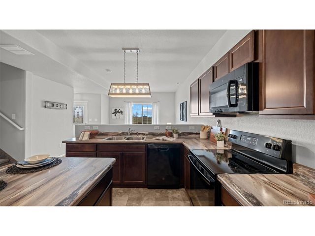 7423 Sand Lake Hts, Colorado Springs, CO 80908