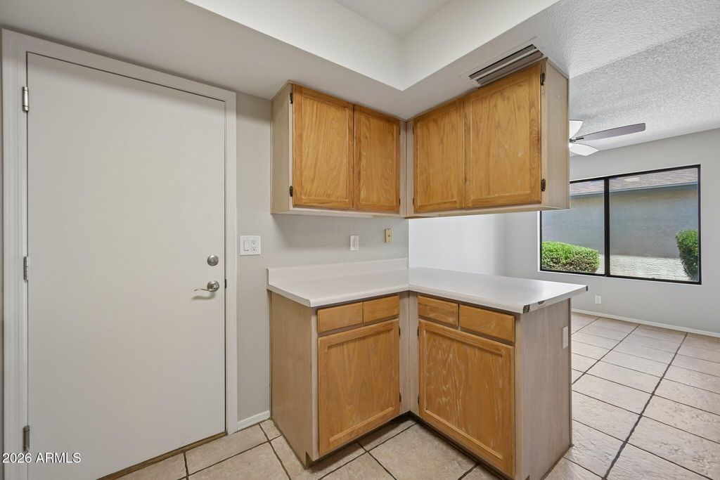 Image 13 of property listing at 11149 N 82ND Drive, Peoria, AZ 85345
